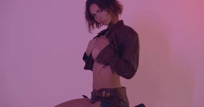 Poster: Rachel Cook - Amateur Nude