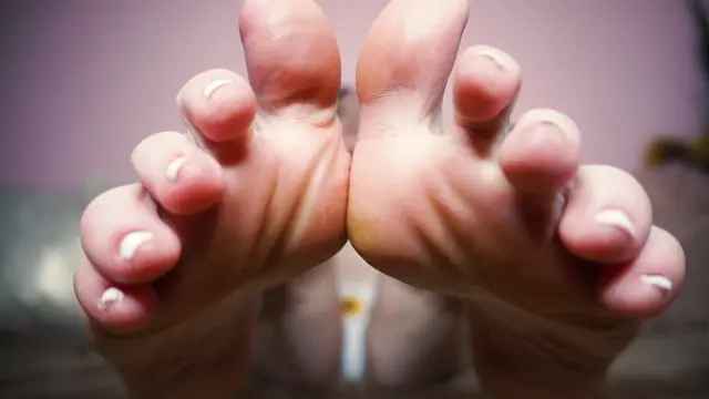 Poster: Cockteasefiona - Goddess Savvy - Submissive Foot Bitch JOI