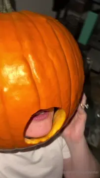 Poster: RedHeadWinter - Pumpkin Glory Hole
